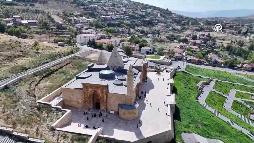 Bir dönemin akıl hastanesiydi: Ziyaretçi akını yaşanıyor! Aynı zamanda ibadethane, 9 yıllık restorasyon sona erdi 2